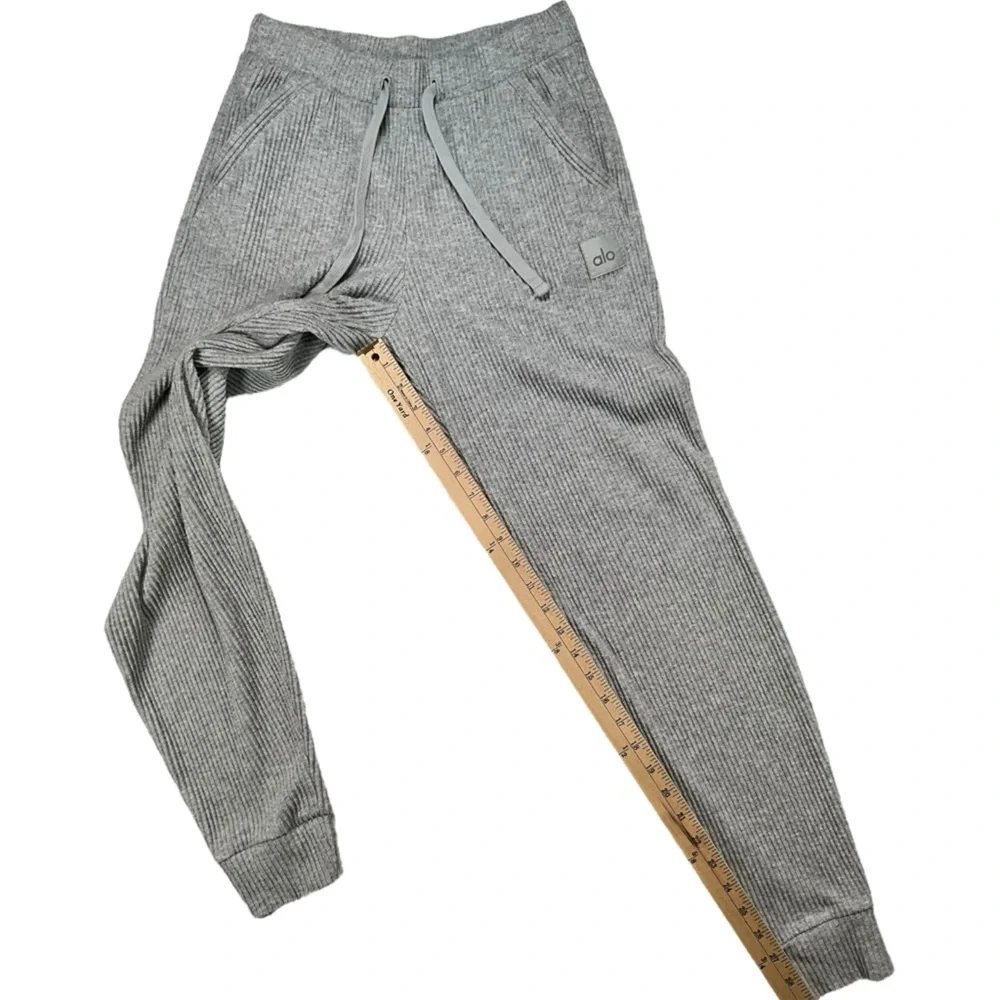 Alo Yoga Muse Sweatpant‎ Athletic Heather Grey Retail $108 Size Small